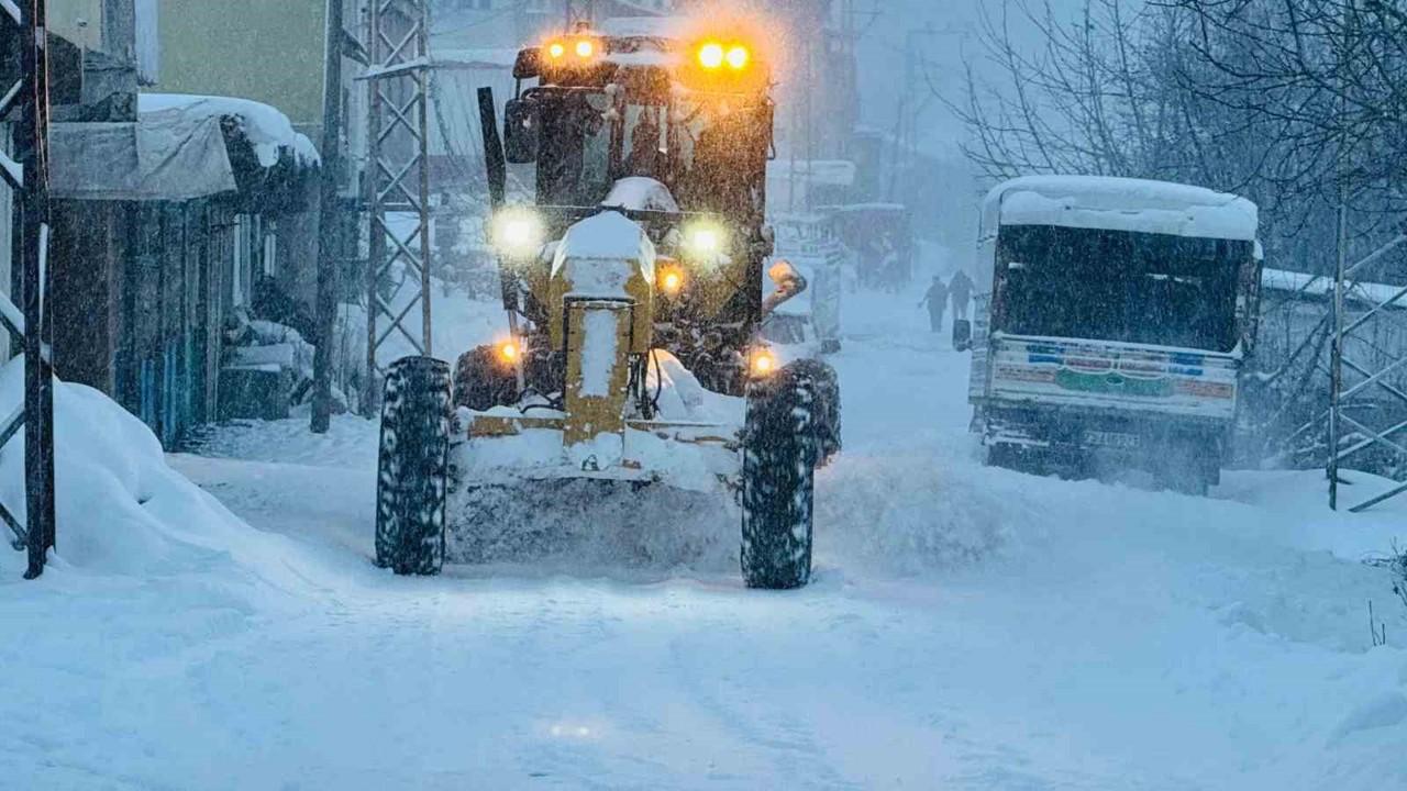 Beytüşşebap’ta kar alarmı: Eğitime 1 gün ara verildi
