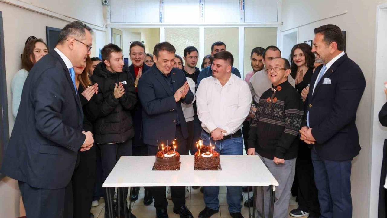 Vali Sözer özel bireylerin doğum günü sevincine ortak oldu
