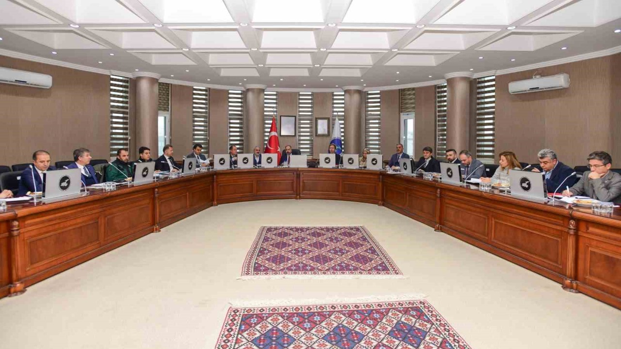 Van YYÜ Danışma Kurulu ‘Sürdürülebilir Su Yönetimi’ gündemiyle toplandı
