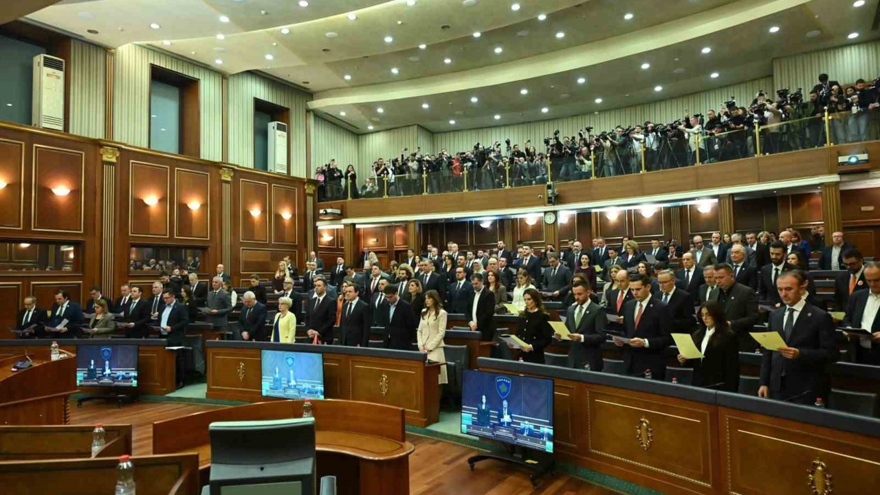 Kosova’da yeni hükümete ilk kez Türk  başbakan yardımcısı
