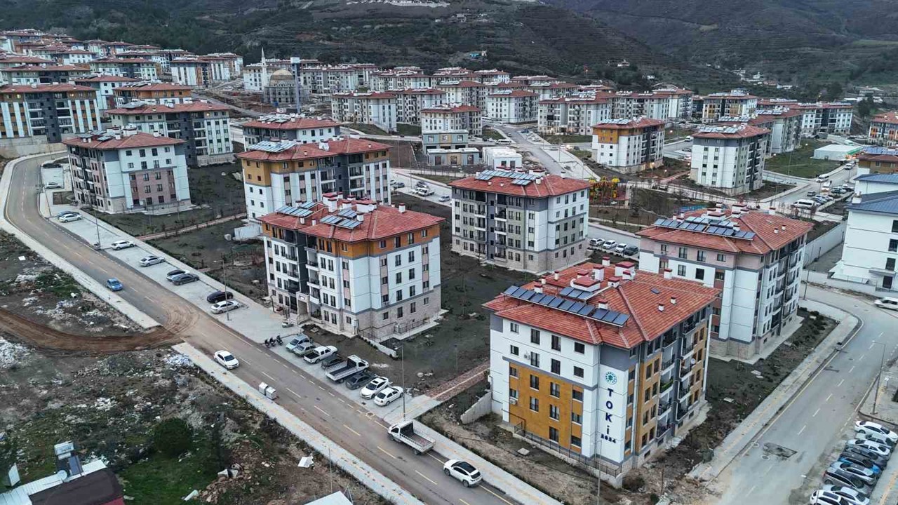 Cumhurbaşkanının açıkladığı deprem konutlarının fiyatları depremzedeleri sevindirdi
