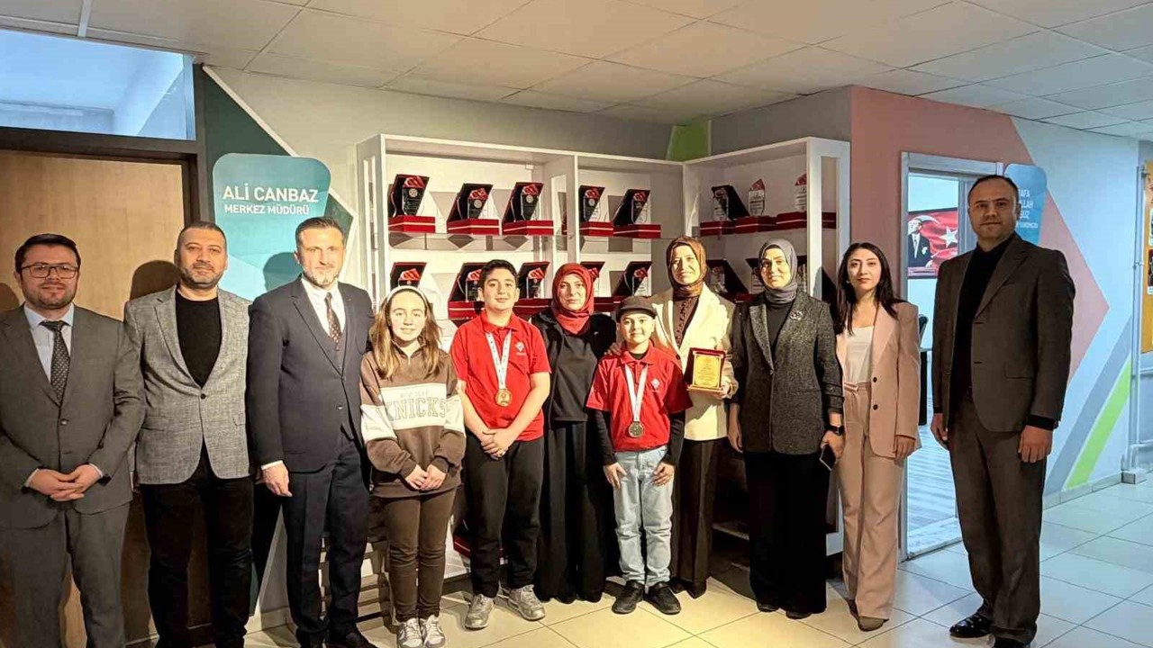 BİLSEM öğretmeni STAR programında bursiyer oldu
