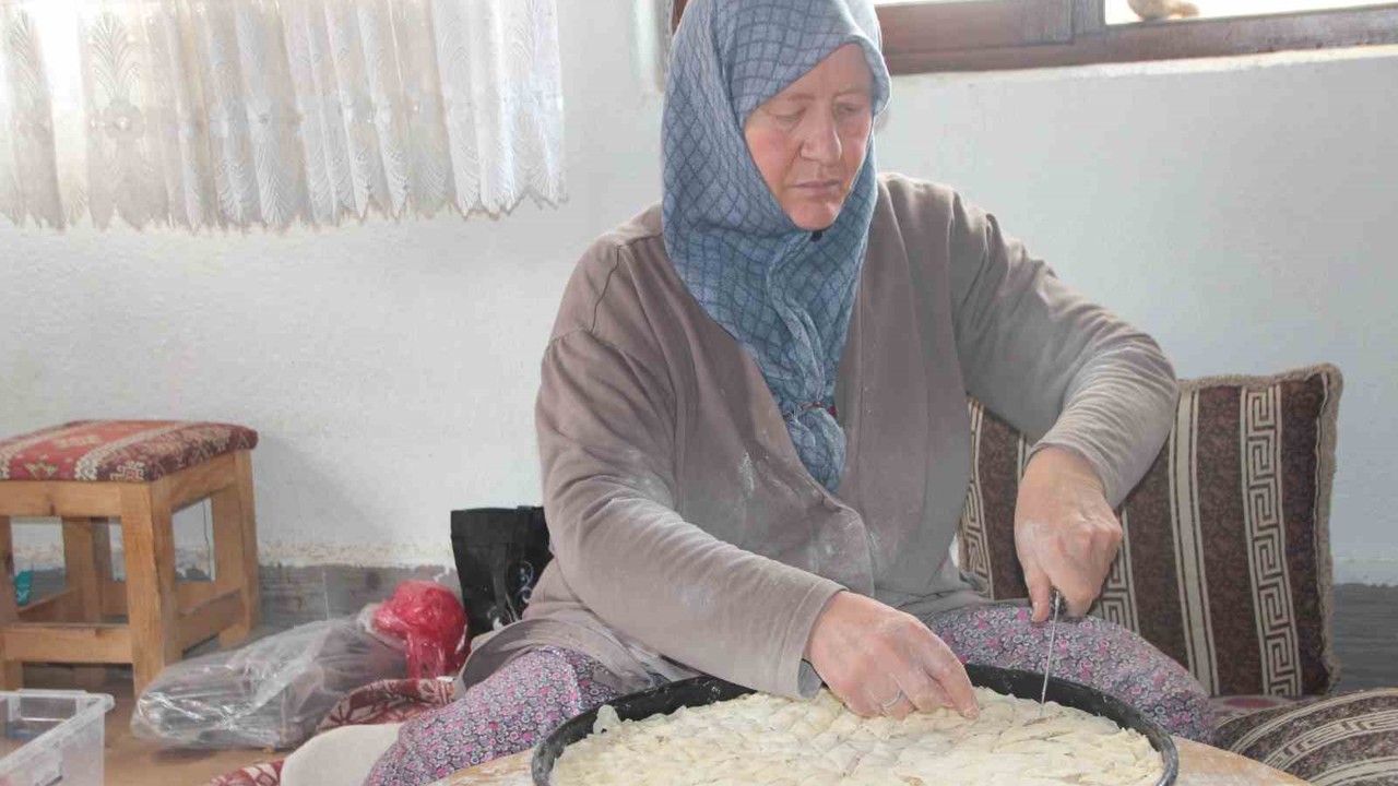 Ev hanımları bu kooperatifte toplanarak ev ekonomisine yardımcı oluyor
