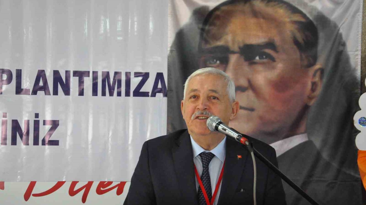 Salihli’de 4 başkan değişti, 8 başkan güven tazeledi
