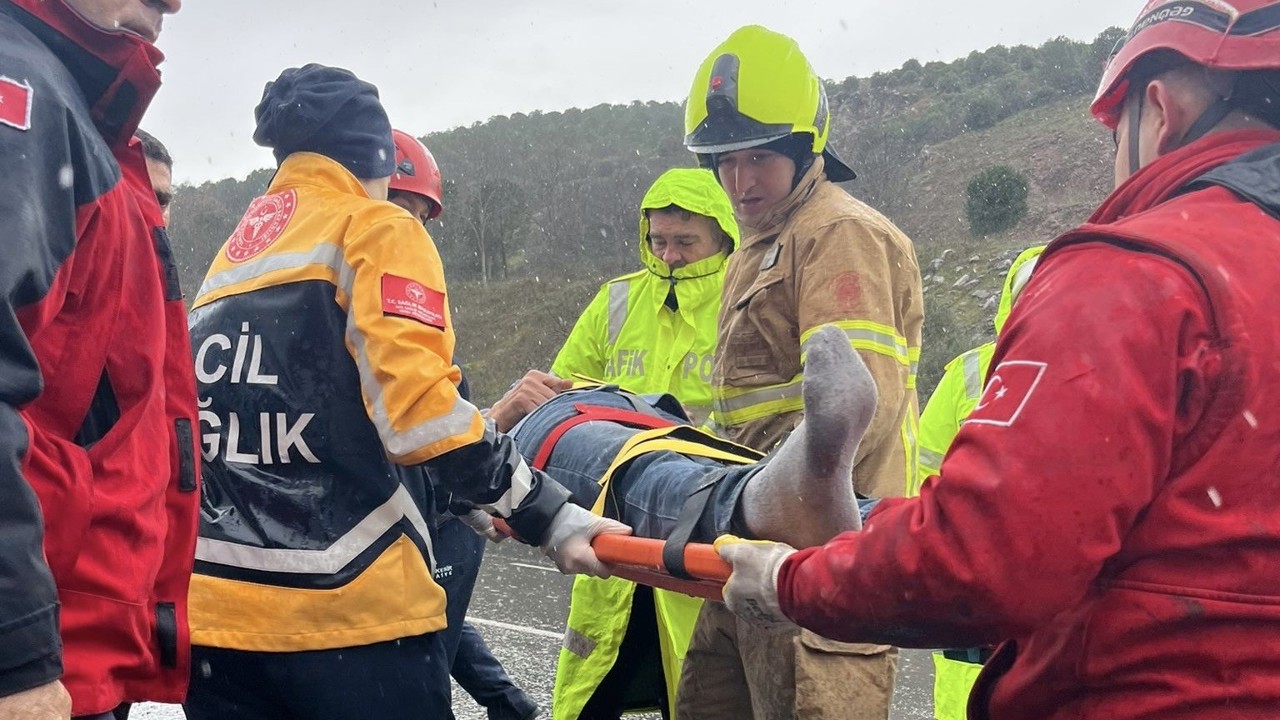 Balıkesir-Bursa kara yolunda korkutan kaza: 1 yaralı
