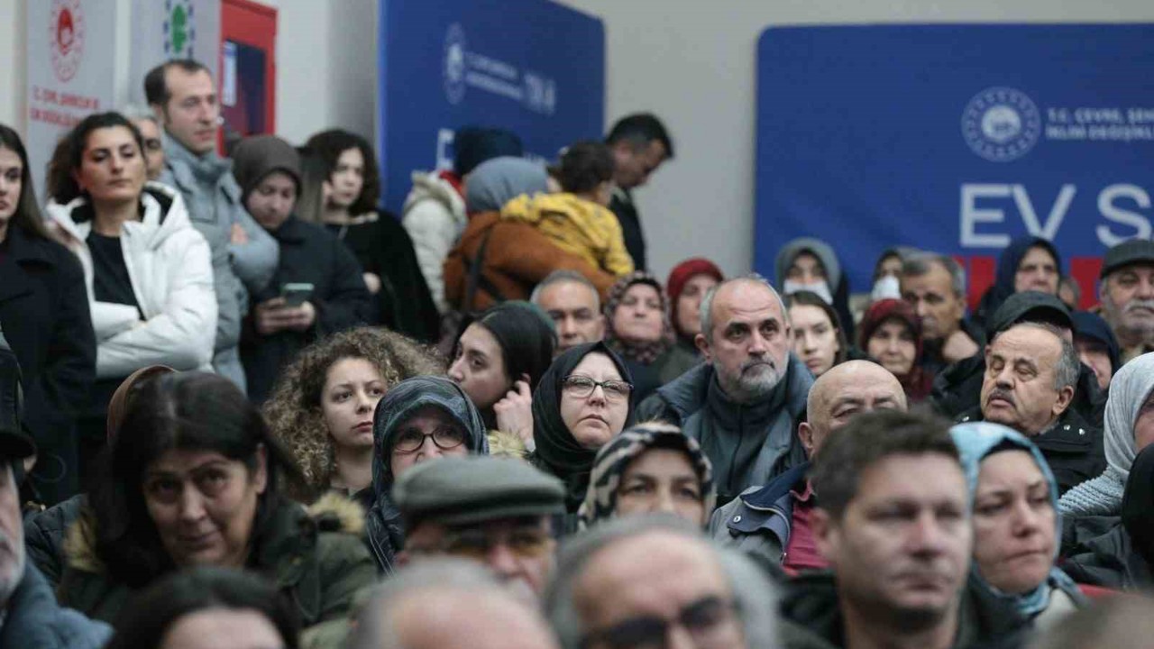 Bolu’da  bin 950 sosyal konutun hak sahipleri kurayla belirlendi
