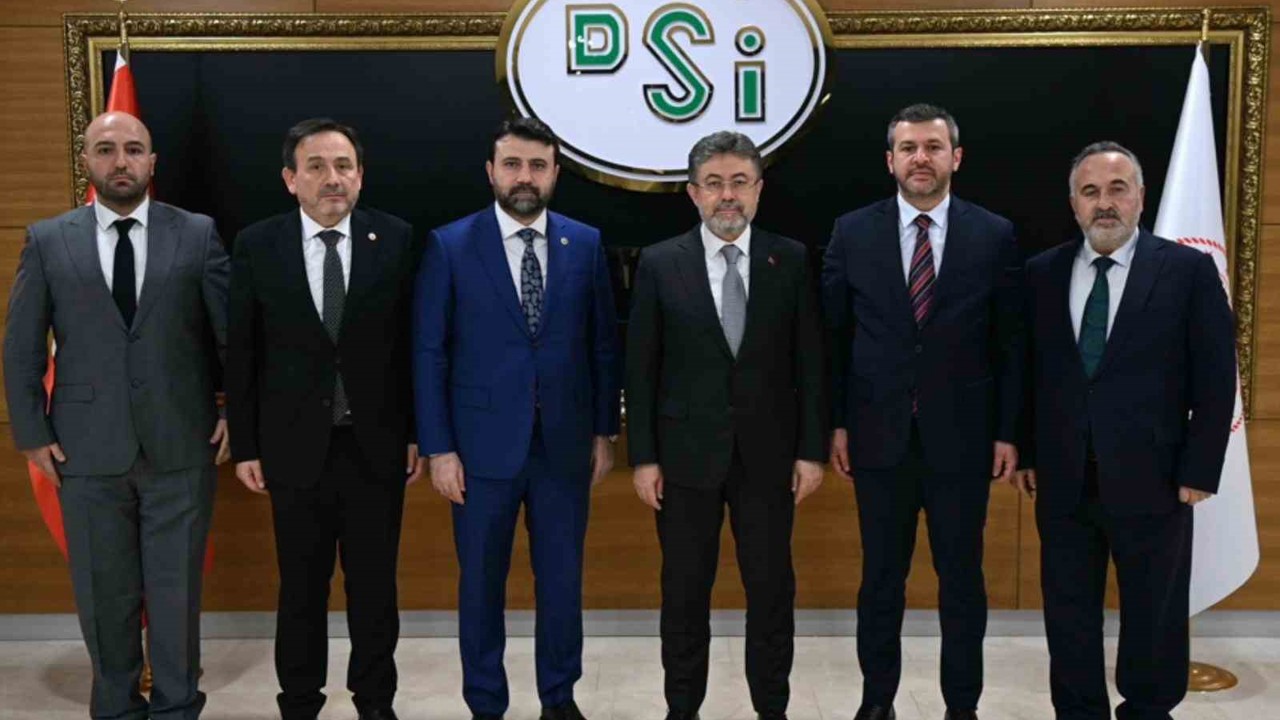 Karabük heyeti Bakan Kacır ve Bakan Yumaklı ile görüştü
