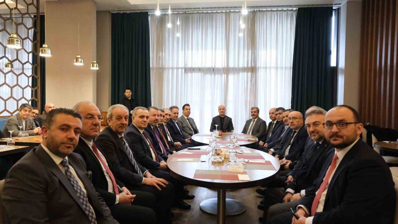 Rektör Kırışık, Sivas’taki yükseköğretim buluşmalarına katıldı
