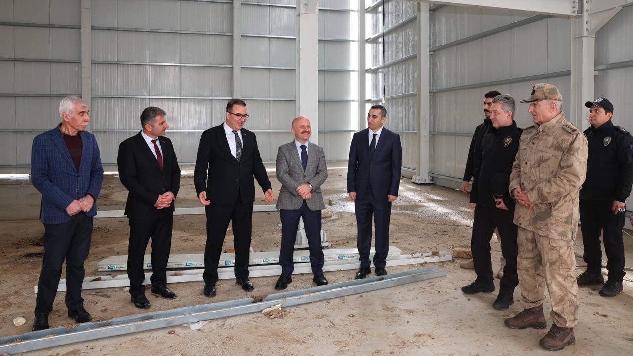 Vali Osman Varol Samsat ilçesinde incelemelerde bulundu
