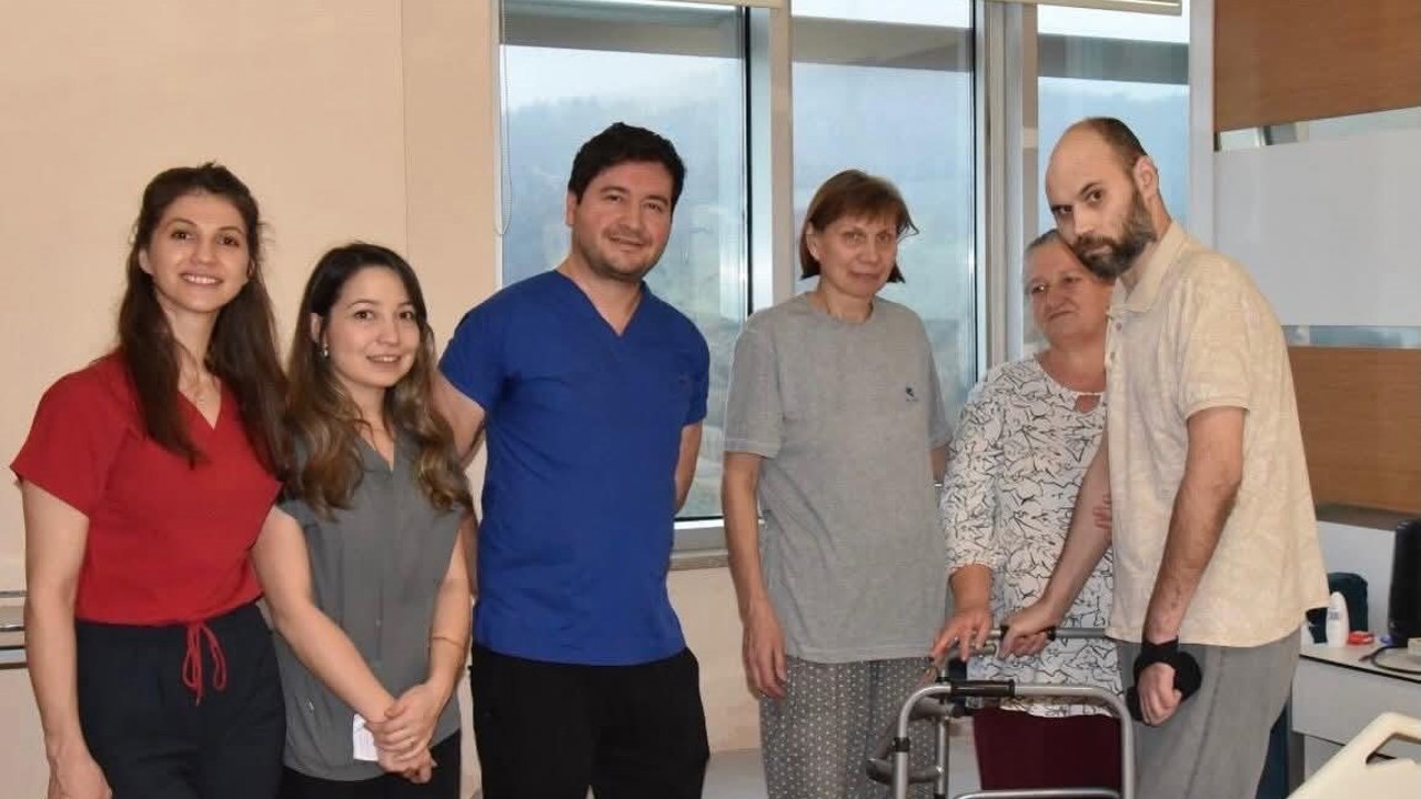 Geçirdikleri trafik kazası sonucu yaralanan Rus çift Çanakkale’de sağlığına kavuştu
