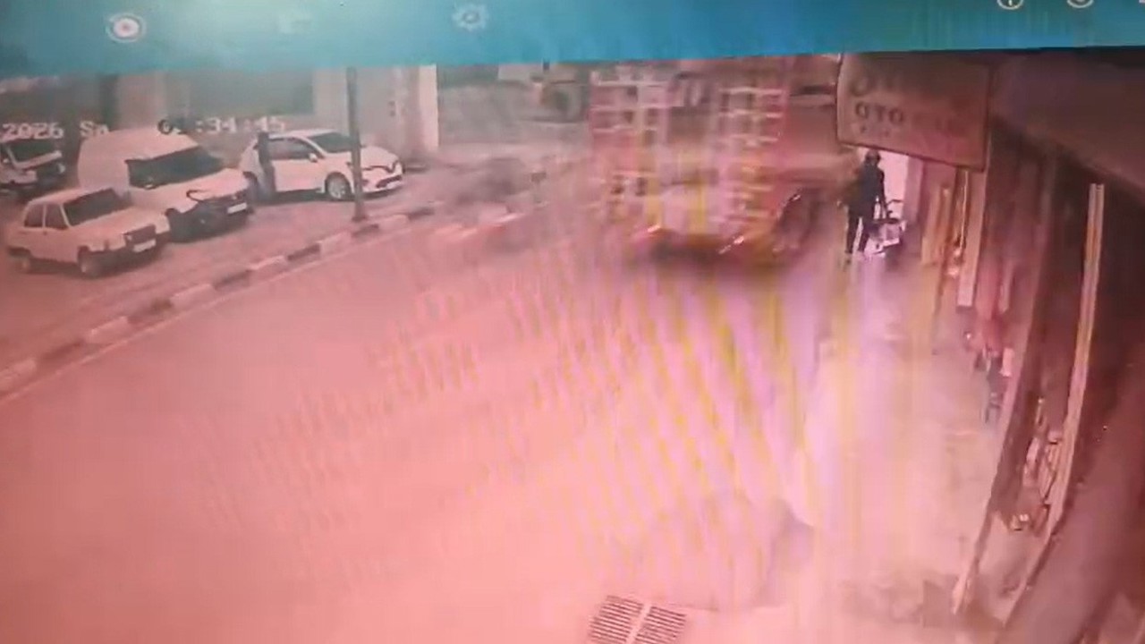 Manisa’da korku dolu anlar kamerada: Lise öğrencisi ölümden döndü
