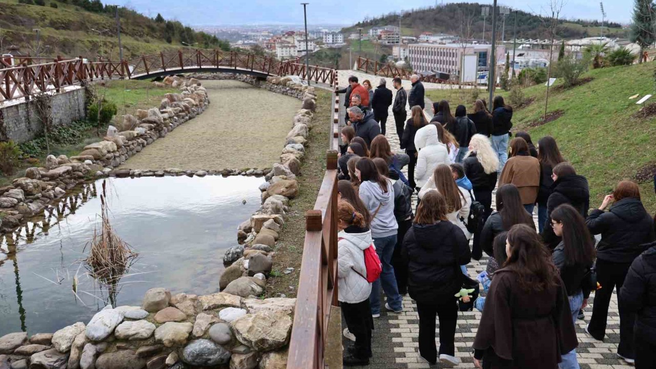 Akçakocalı öğrenciler botanik bahçesine hayran kaldı
