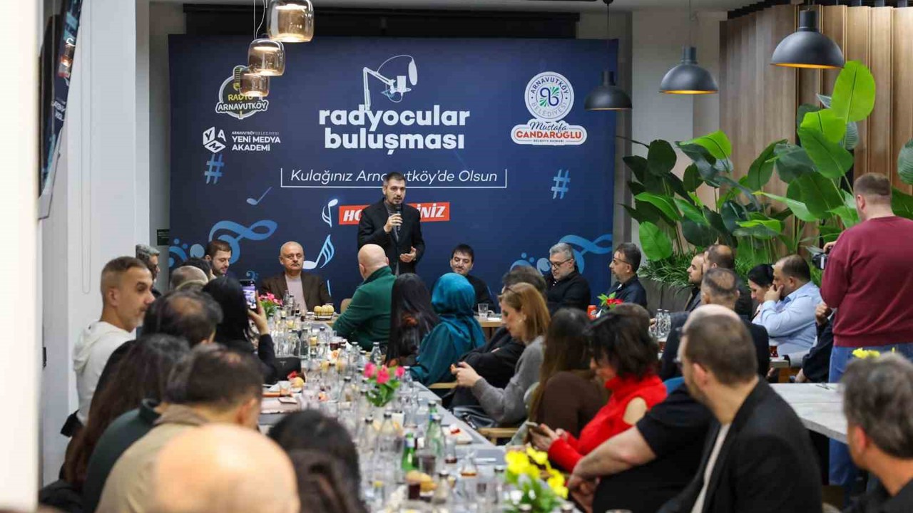 Karadeniz’e karşı radyo buluşması: Arnavutköy’de mikrofonlar aynı masada
