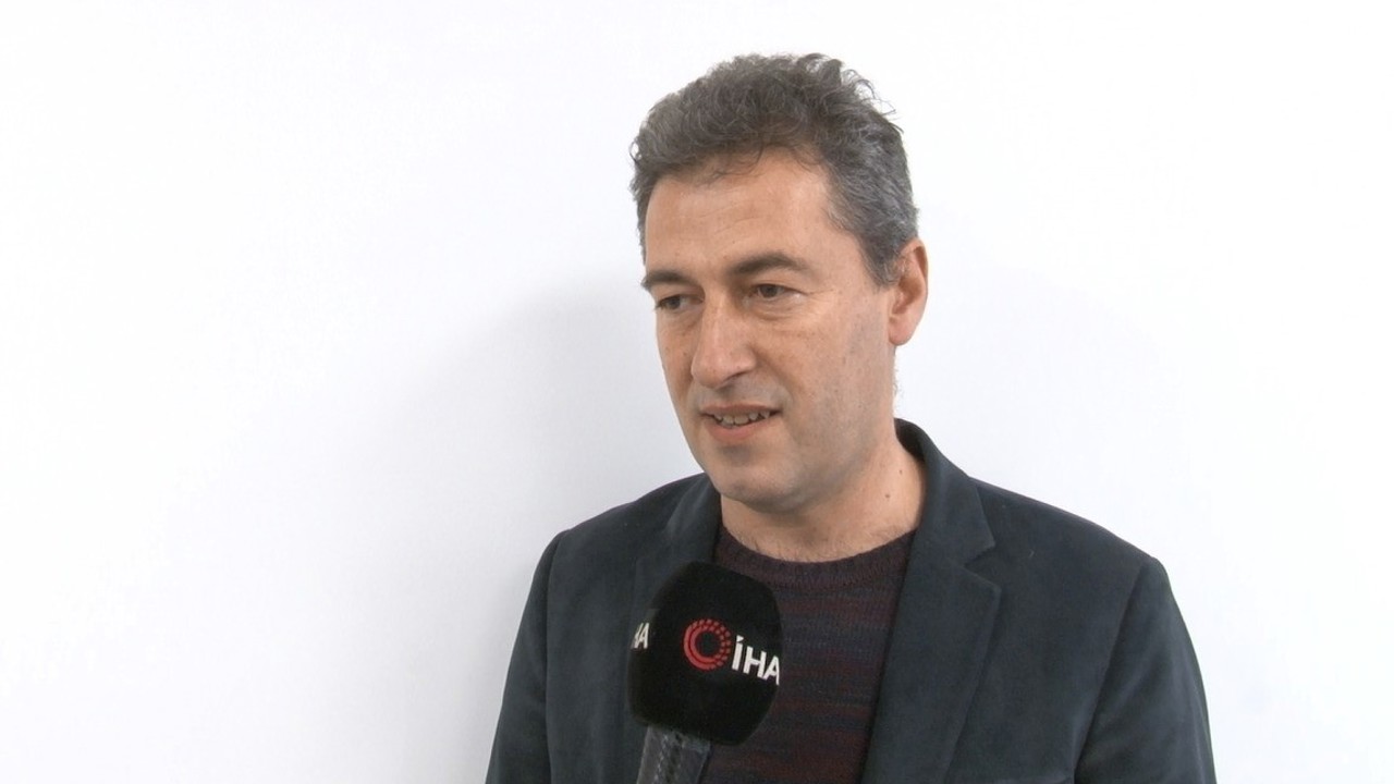 Yerli yapay zeka Cosmos T1, kendisinden üç kat büyük modellerle yarışıyor
