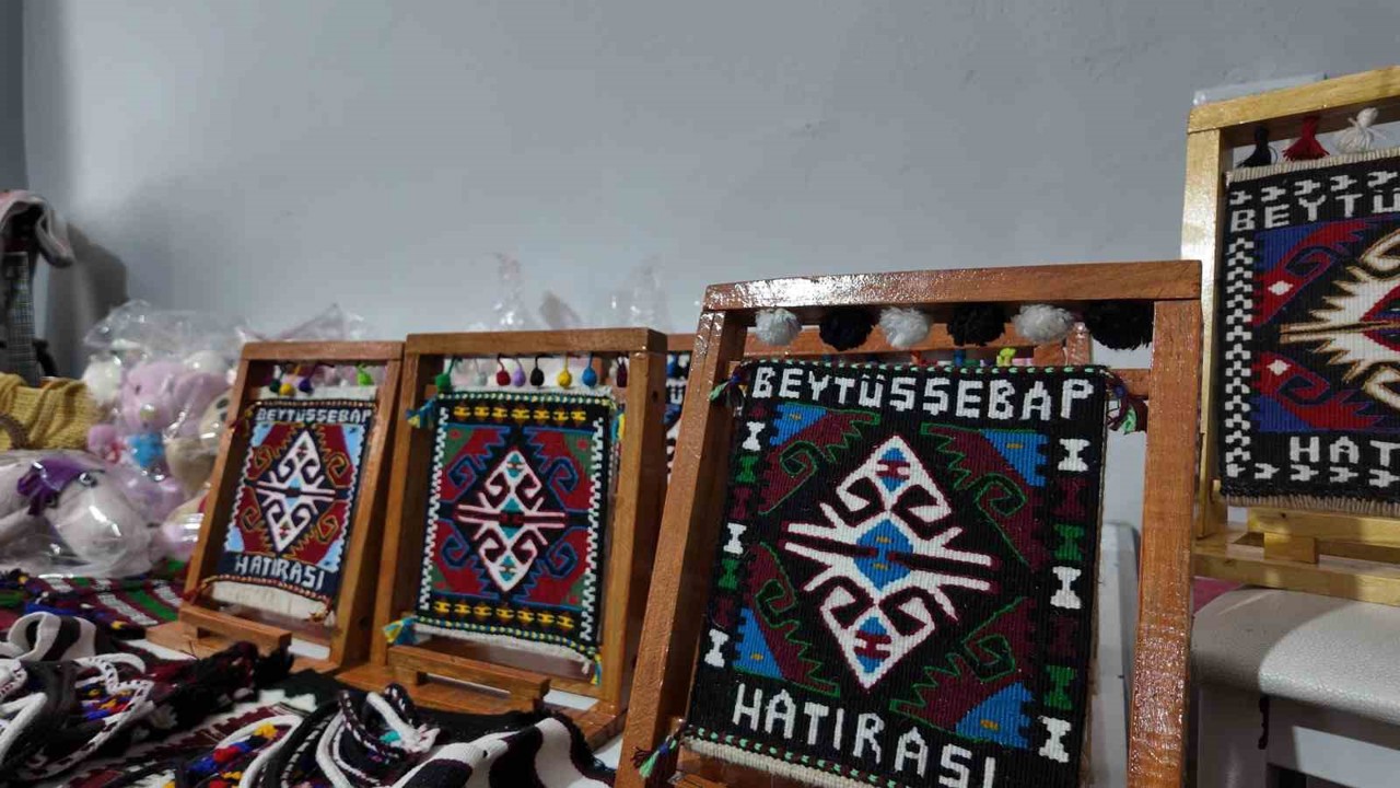 Şırnaklı Kadınların kış sergisine yoğun ilgi
