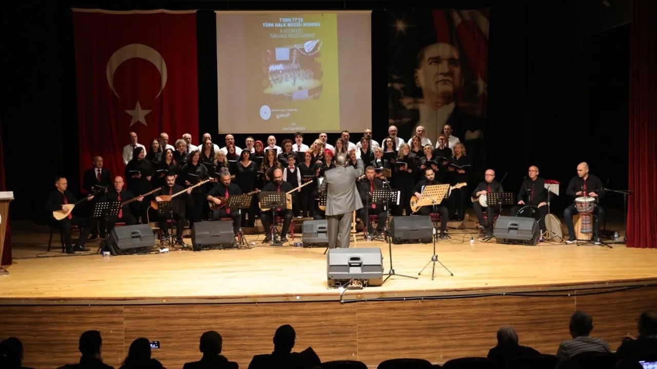 Kütahya’da ’7’den 77’ye Türk Halk Müziği Korosu’ konseri
