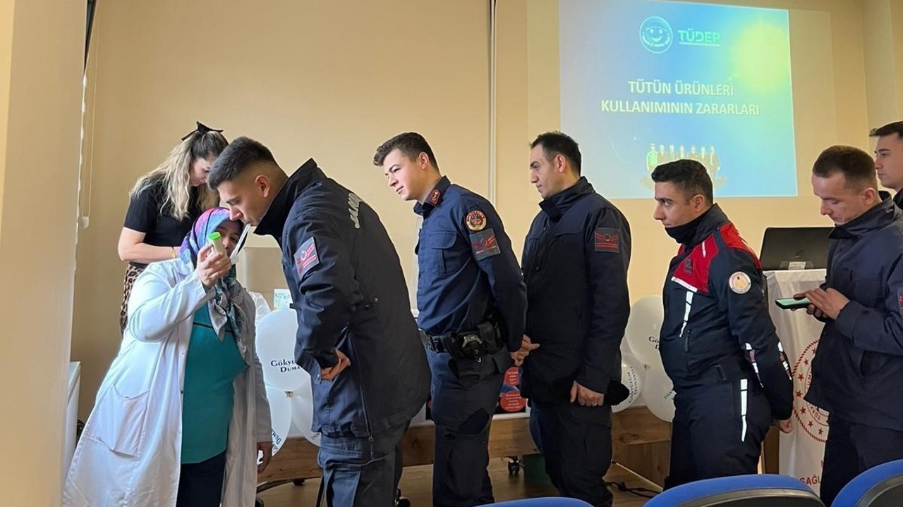 Jandarmadan Alaşehir’de toplu sigarayı bırakma adımı
