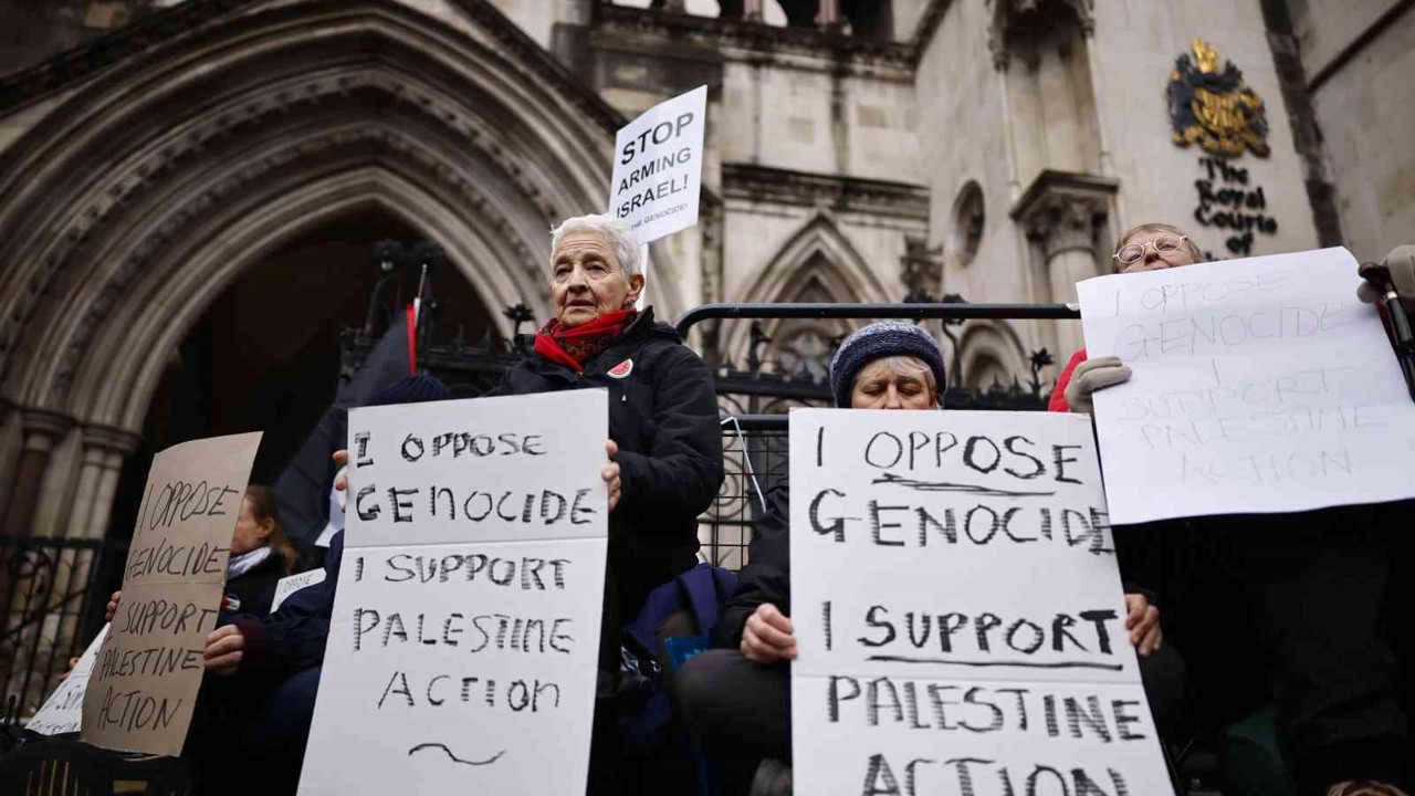 İngiltere’de mahkeme, "Filistin için Eylem" grubunun yasaklanmasının hukuka aykırı olduğuna hükmetti
