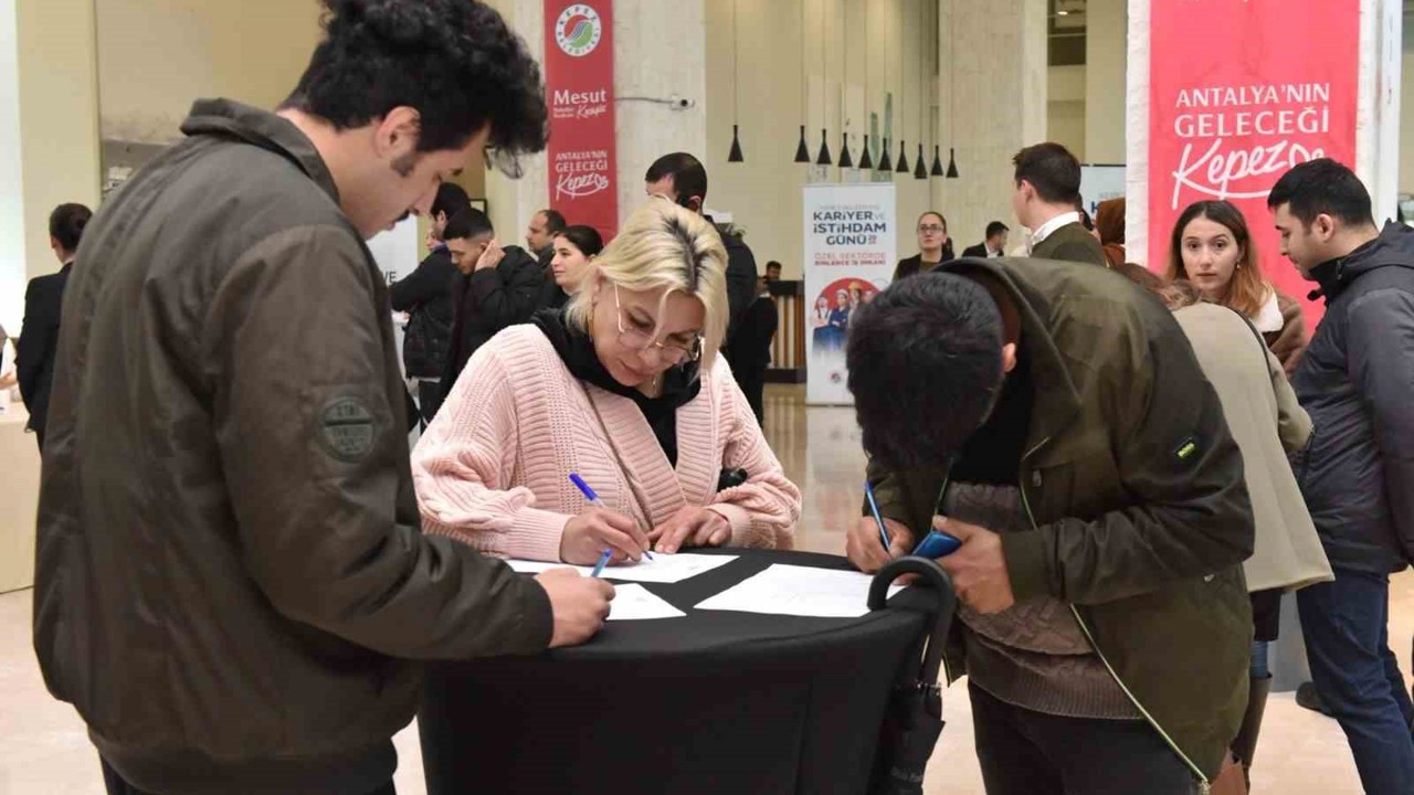 Kepez iş arayanları havacılık sektörüyle buluşturdu
