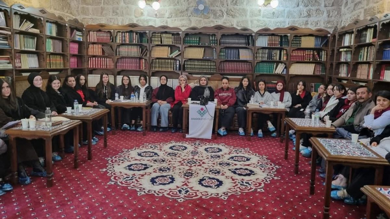 Öğrenciler Aksaray’daki okuma sohbetinde bir araya geldi
