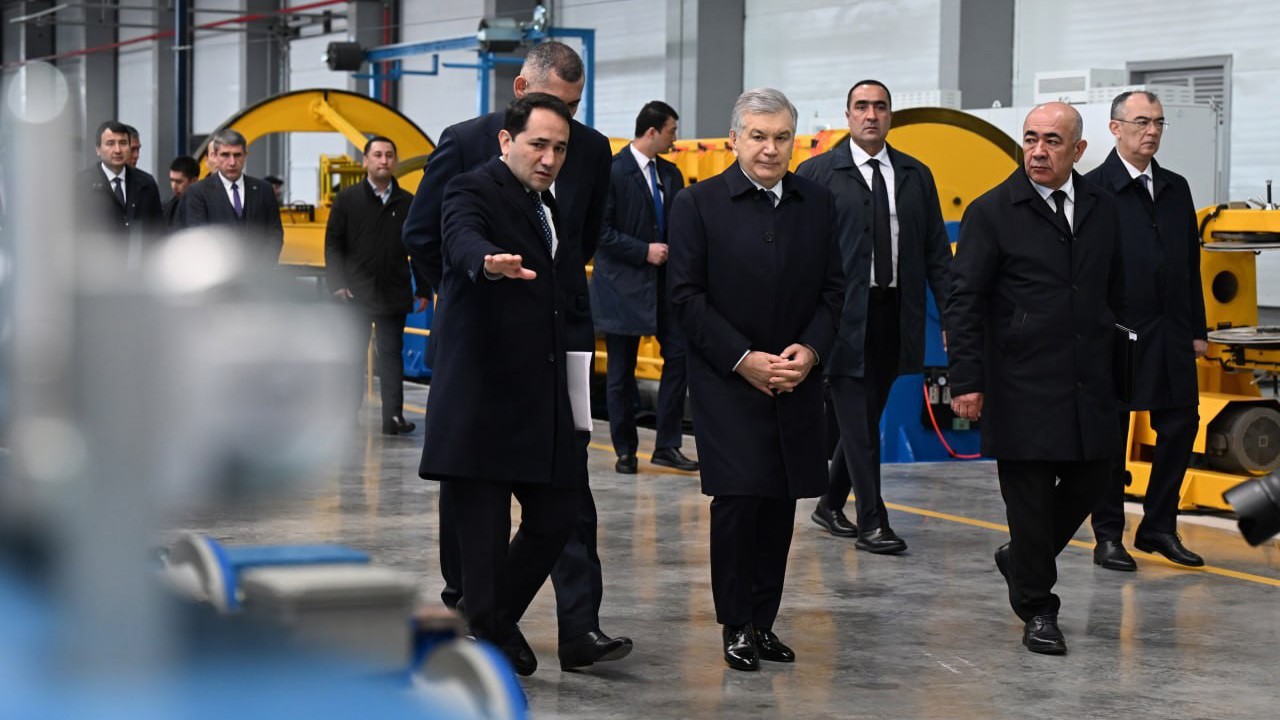 Özbekistan Cumhurbaşkanı Mirziyoyev, Teknopark şirketlerinin faaliyetlerini inceledi
