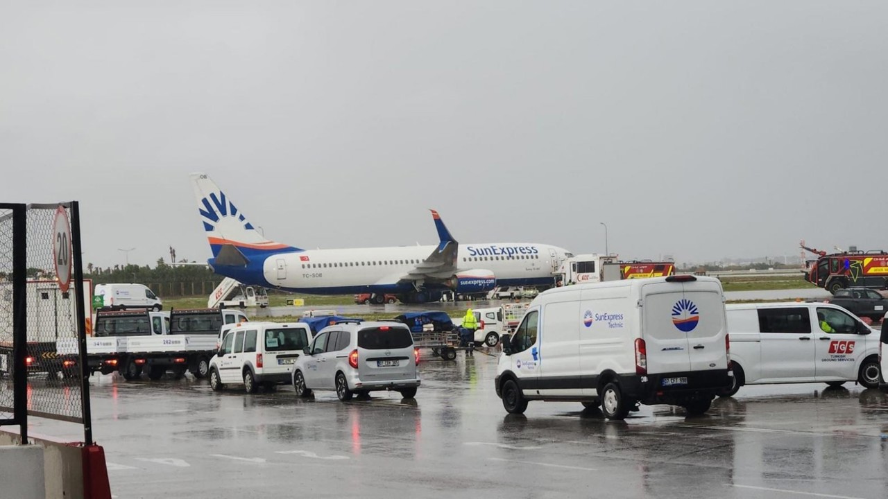 Antalya Havalimanı’nda korkutan kaza ucuz atlatıldı
