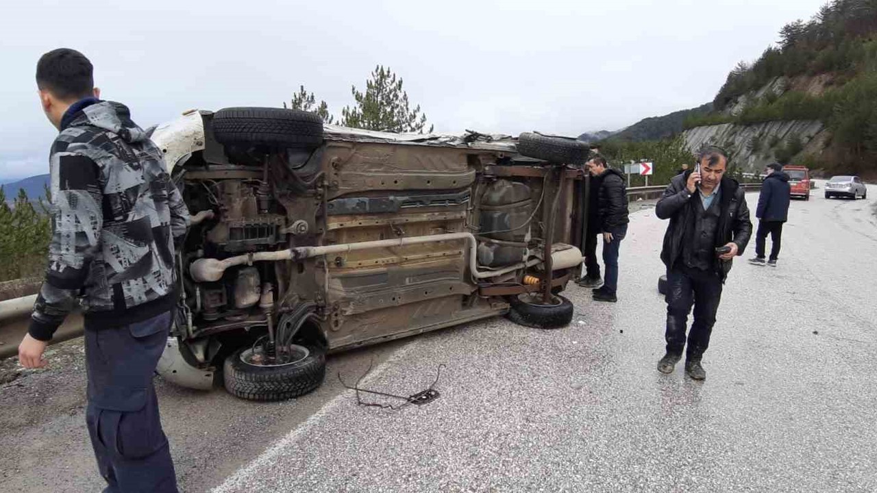 Bolu’da cenaze dönüşü kaza: 2 yaralı
