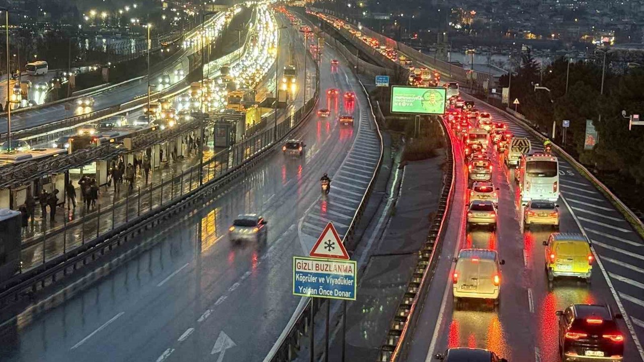İstanbul’da trafik yoğunluğu yüzde 90’a yaklaştı
