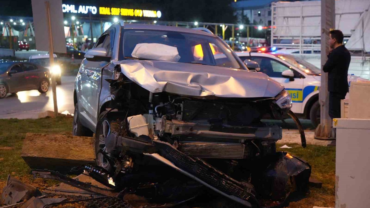 Samsun’da SUV tipi araçlar çarpıştı: 2 yaralı
