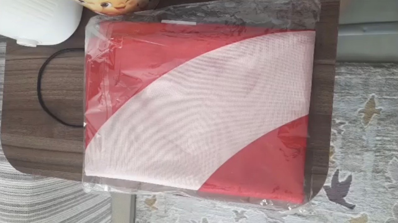 Bursa’da kuryeden bayrak hassasiyeti : Duyarlı hareket kamerada
