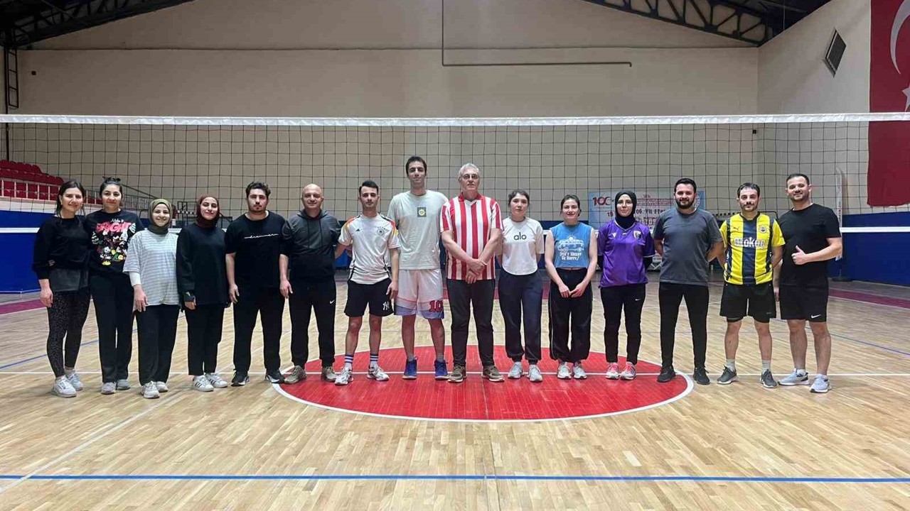 Vezirköprü’de sağlık çalışanları voleybol turnuvası
