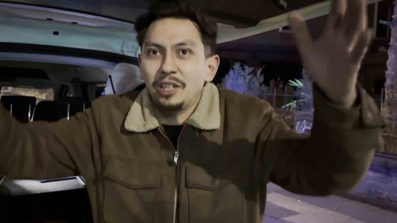 Polise zor anlar yaşattı, gazeteciyi görünce "Çekin beni" dedi
