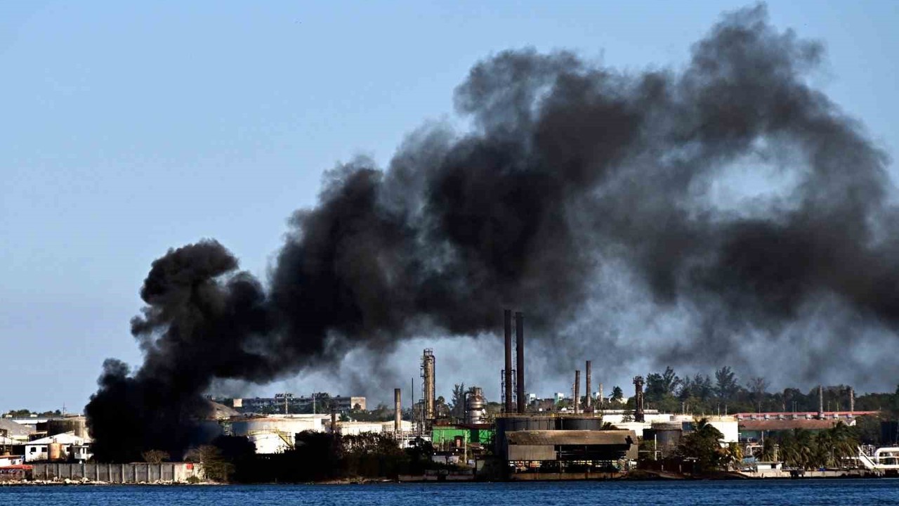 Küba’daki petrol rafinerisinde yangın
