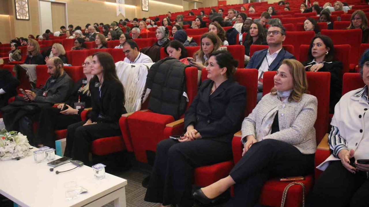 Biruni Üniversitesi ev sahipliğinde "Sağlıklı Yaşam Tıbbı" sempozyumu düzenlendi
