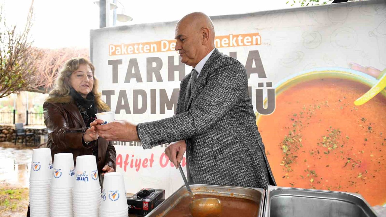 Kadın kooperatiflerinden tarhana ikramı
