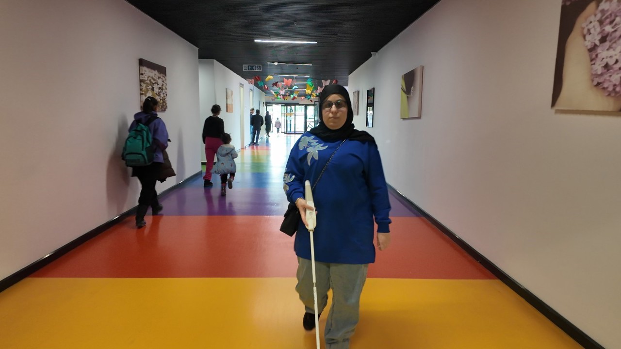 Özel ihtiyaçlı genç, büyükşehir ailesi ile tüm engelleri aşıyor
