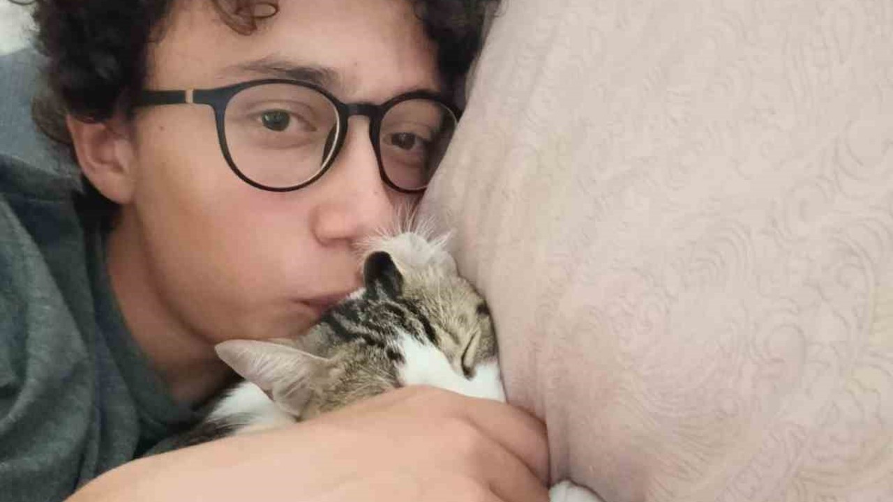 Genç yaşta kalbine yenik düştü
