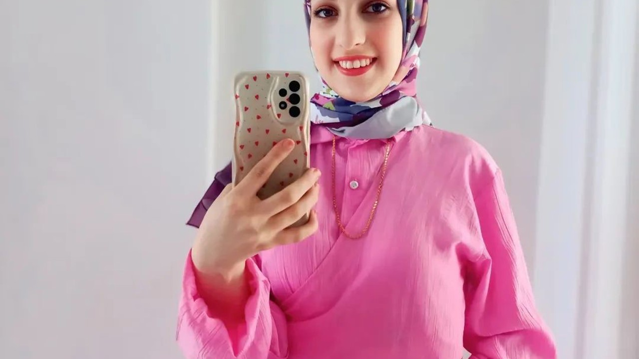 Beyoğlu’nda korkunç ölüm: Evinin 5’inci katından düşen genç kız hayatını kaybetti
