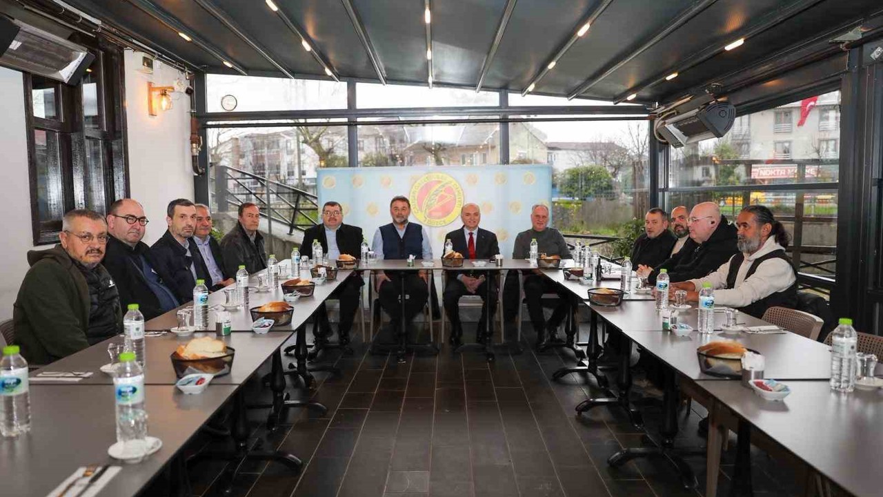 Başkan Özlü gazetecilerle bir araya geldi
