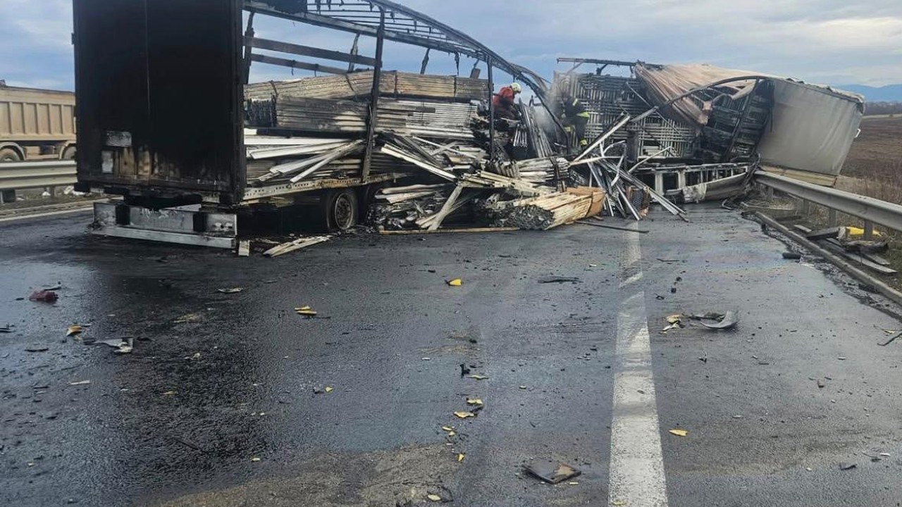 Bulgaristan’da tır kazası: 2 Türk şoför hayatını kaybetti
