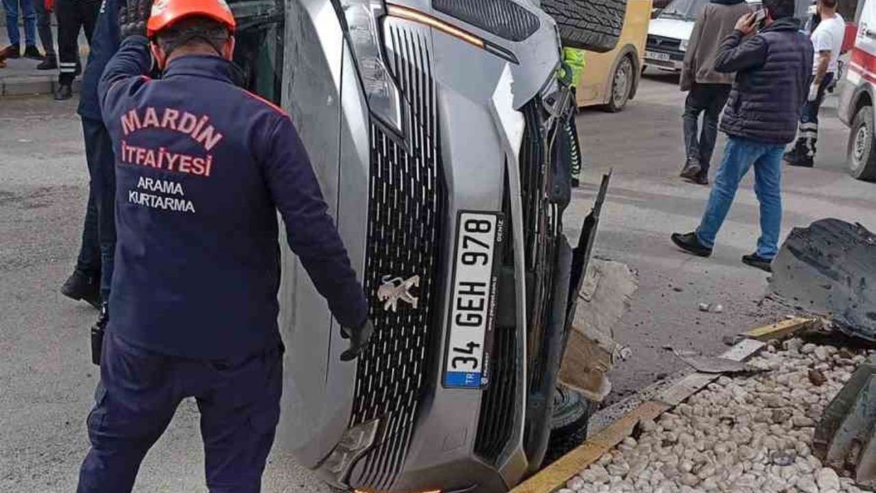Mardin’de devrilen cipteki 2 kişi yaralandı
