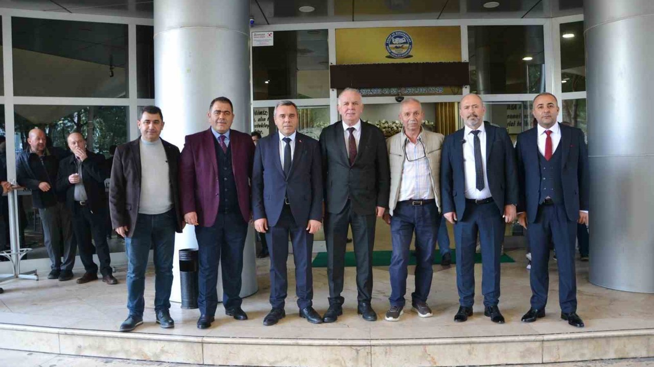 Manisa’da 155 No’lu Halk Otobüsleri Kooperatifi’nde Fevzi Açıkel güven tazeledi
