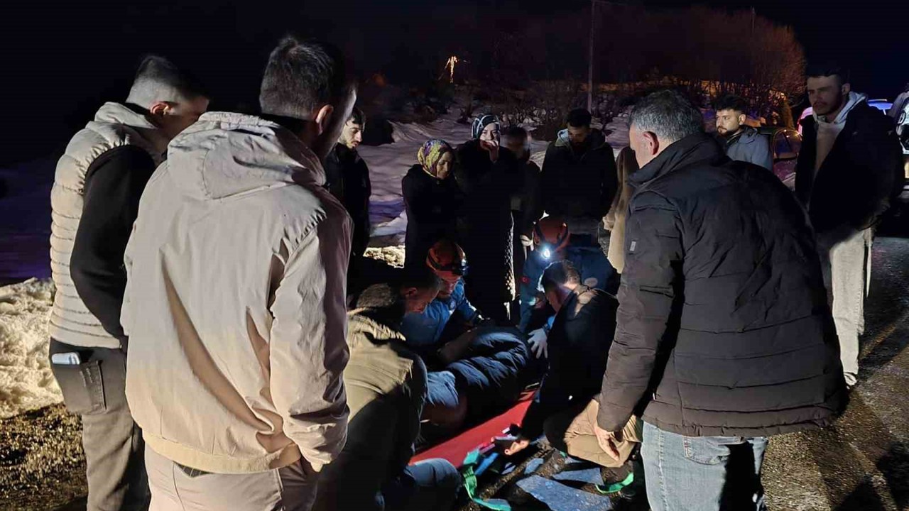 Bingöl’de trafik ikazası: 3 yaralı
