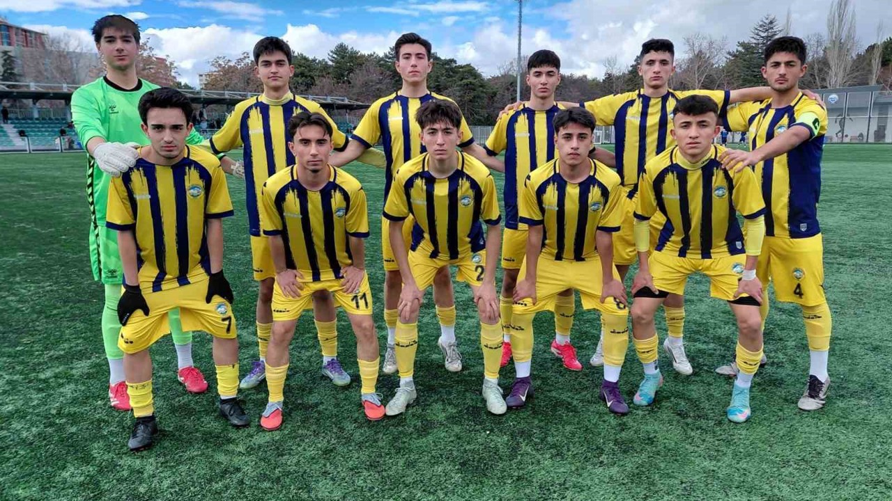 U17 Gelişim Ligi 8. Grup: Talas Belediye: 1 - Ankara Demirspor: 4
