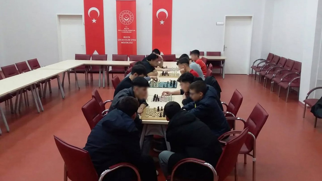 Bilecik’te koruma altındaki çocuklar arasında satranç turnuvası
