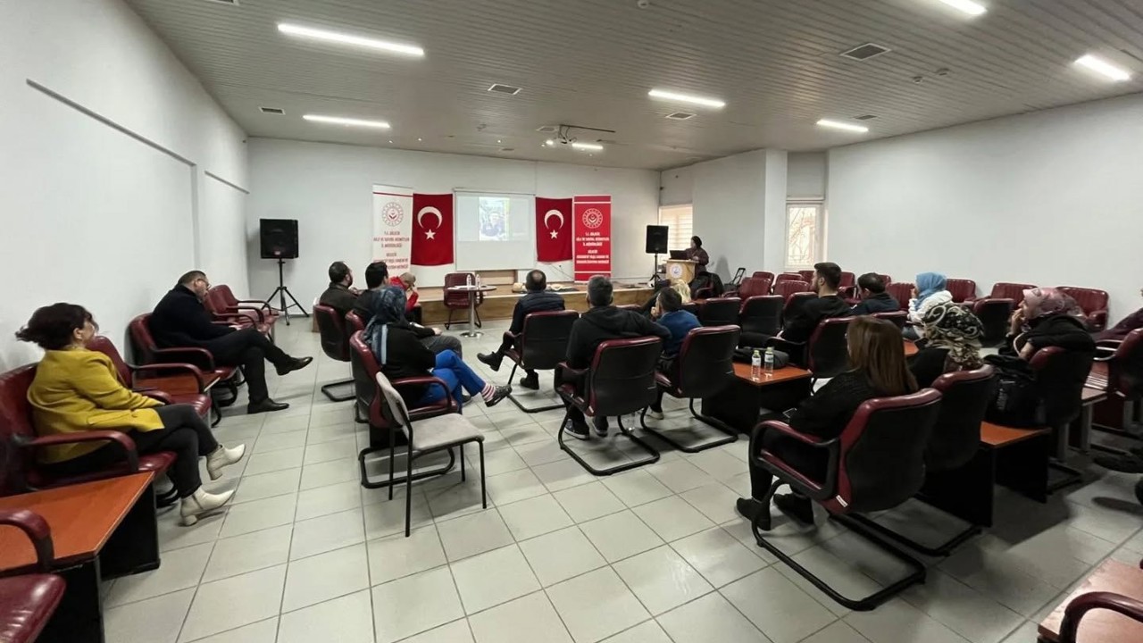 Bilecik’te huzurevi personeli ‘Temel İlkyardım’ eğitimini tamamladı
