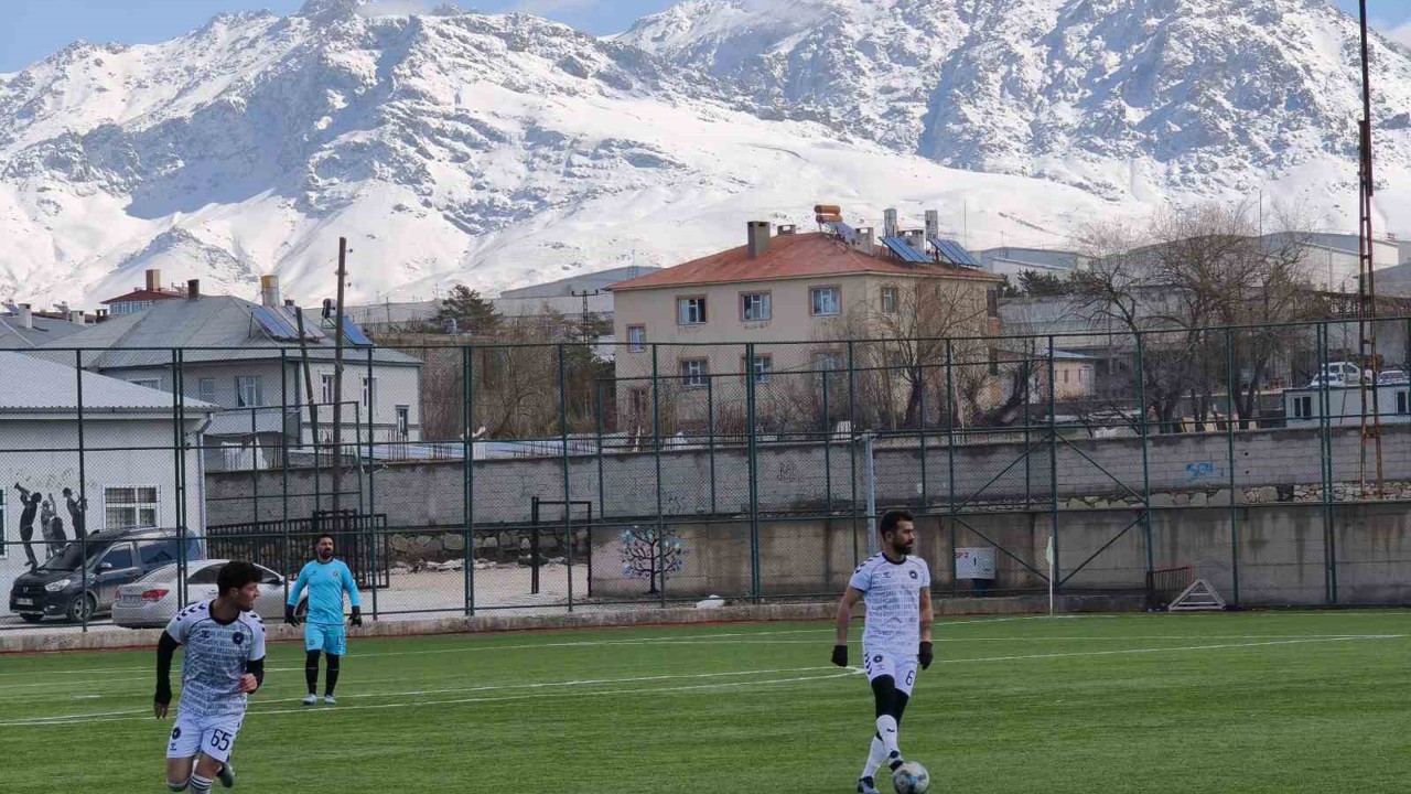 Van’da amatör futbol maçları devam ediyor
