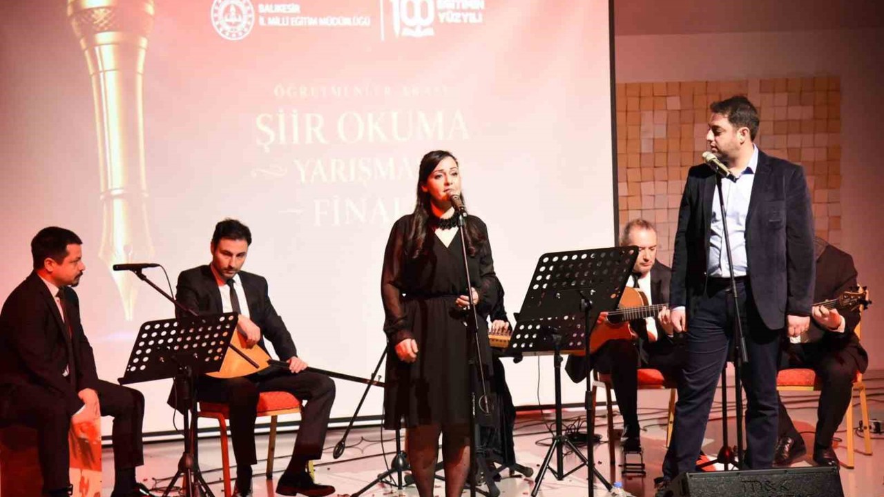 Şiir mısraları öğretmenlerin sesiyle hayat buldu
