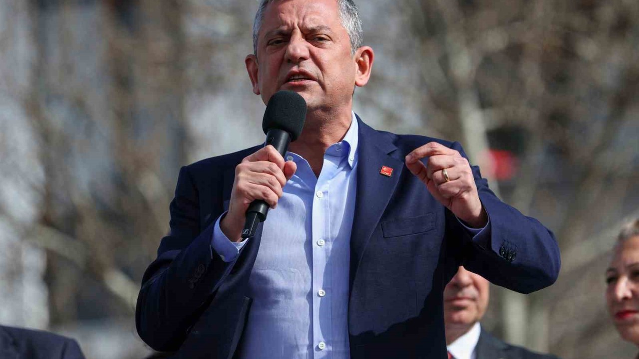 CHP Genel Başkanı Özel: "Egeliler hem kendi evlatlarına hem genel başkanlarına sahip çıktı"
