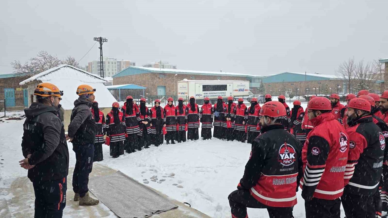 Van’da gönüllü ekip AFAD akreditasyonunu başarıyla aldı
